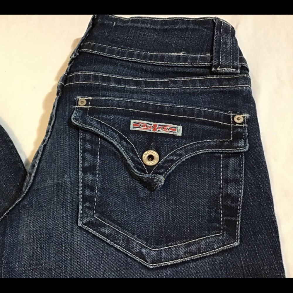 Juniors Hudson Flare Jeans. Size: 2S